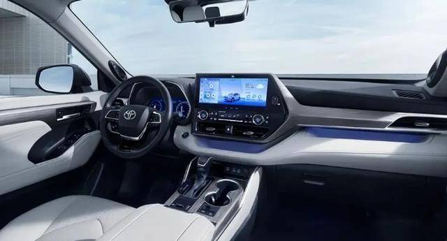 2024款丰田汉兰达上市 售24.98-32.58万元