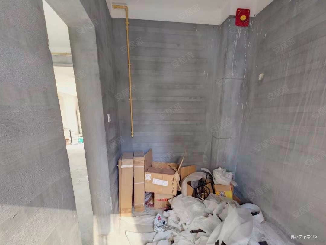 理想汽车向195名员工授出260万股份,人均约91.8万元