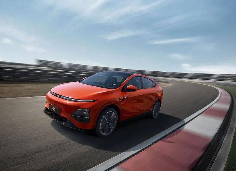 小鹏汽车全新品牌MONA的官方微博上线