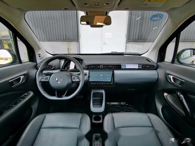 定位紧凑型SUV 零跑A12内饰谍照曝光