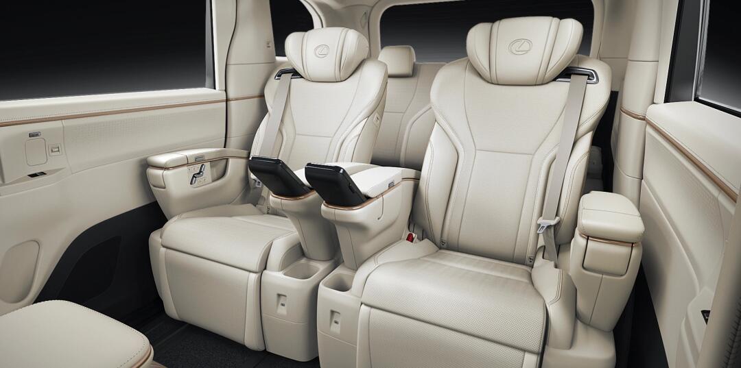 雷克萨斯终于醒悟了，但国产不是万能解药