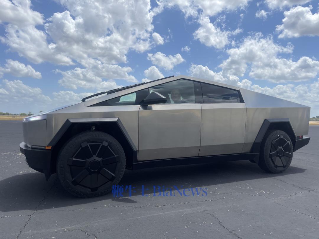 特斯拉专利：自动消毒系统 或用于特斯拉自动驾驶出租车服务