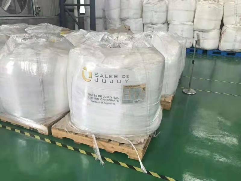 锂盐巨头停产检修，碳酸锂价格收复9万元/吨关口！