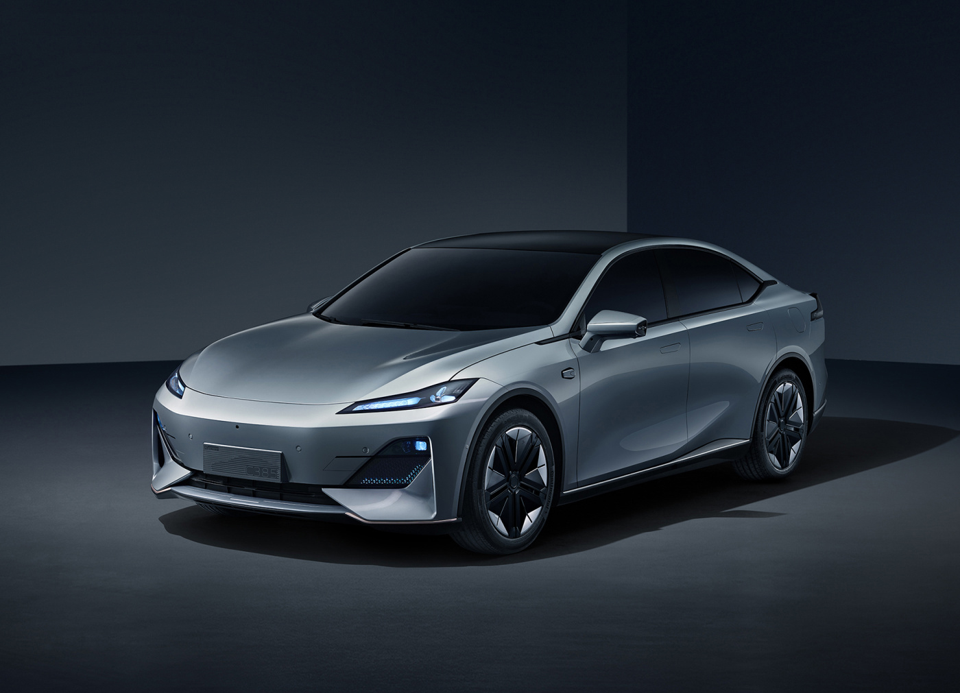 提供两种动力版本 深蓝S07正式亮相