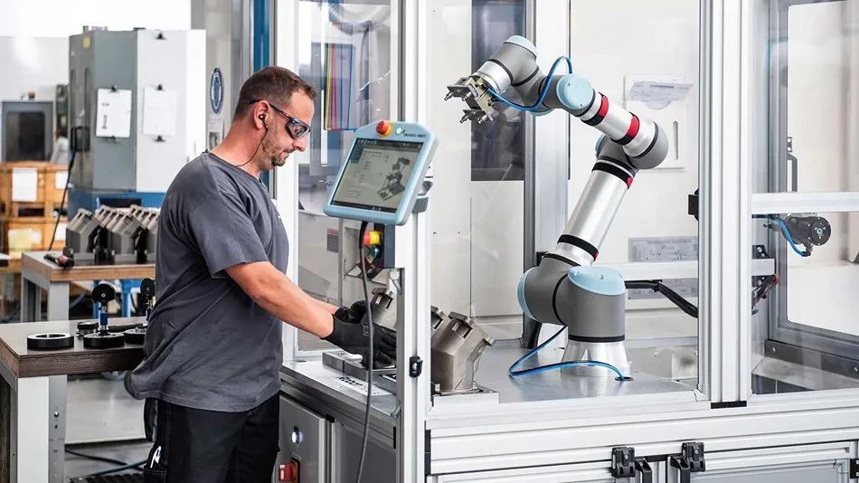 AI加码，优傲推出大负载UR30协作机器人