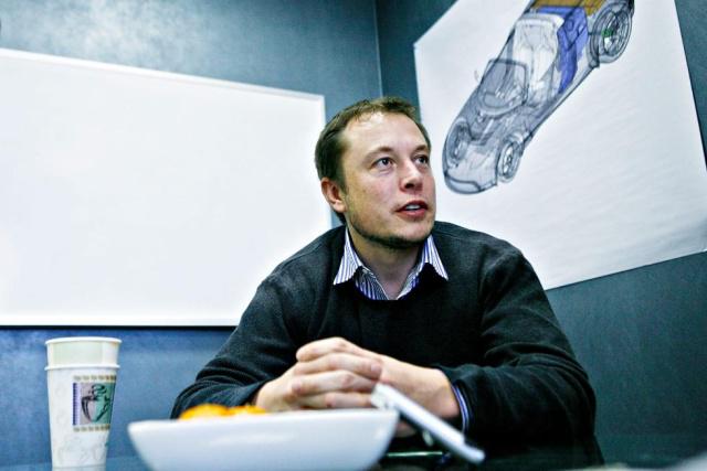 特斯拉“剧透”3款新车型，血赚560亿的马斯克又在“画大饼”？