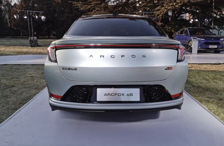 新增560MAX版限时15.18万起售 极狐阿尔法S5正式上市