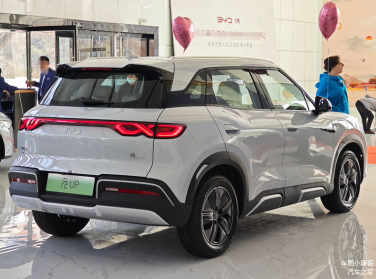 比亚迪元UP新车型正式上市 售价9.98万元