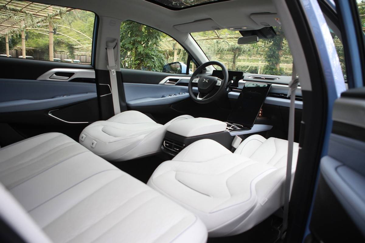 8月正式发布 小鹏MONA M03开启全球首秀