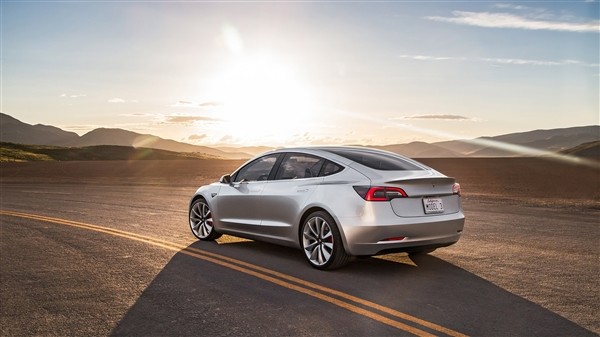 【国际快讯】本田拟在华削减内燃机汽车产能；马斯克预计FSD入华今年获批；福特二季度营收增长6.4%