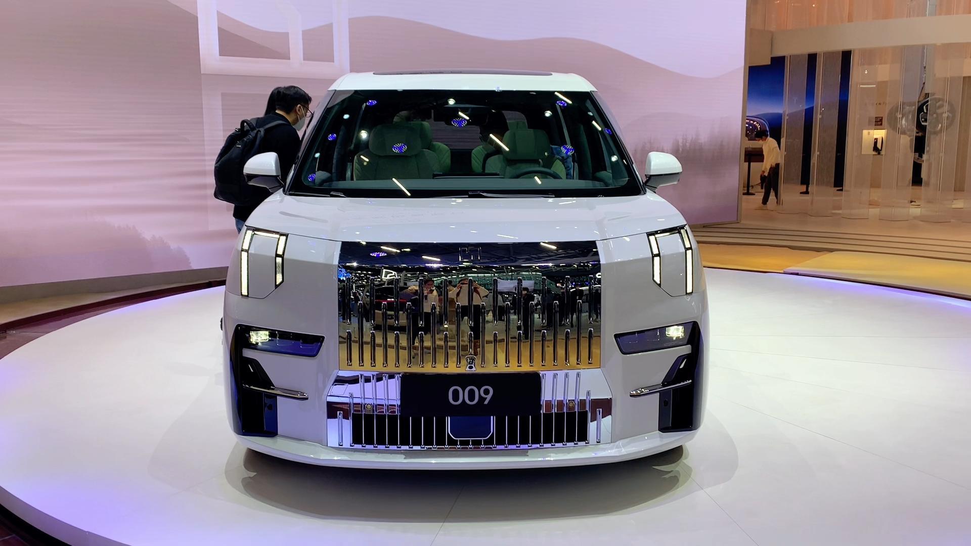 43.9万起，全新极氪009能否击穿纯电MPV的『天花板』？