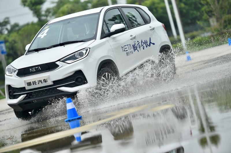 哪吒汽车法务部：造谣“工厂停产”“撑不到今年 6 月”的用户已正式致歉