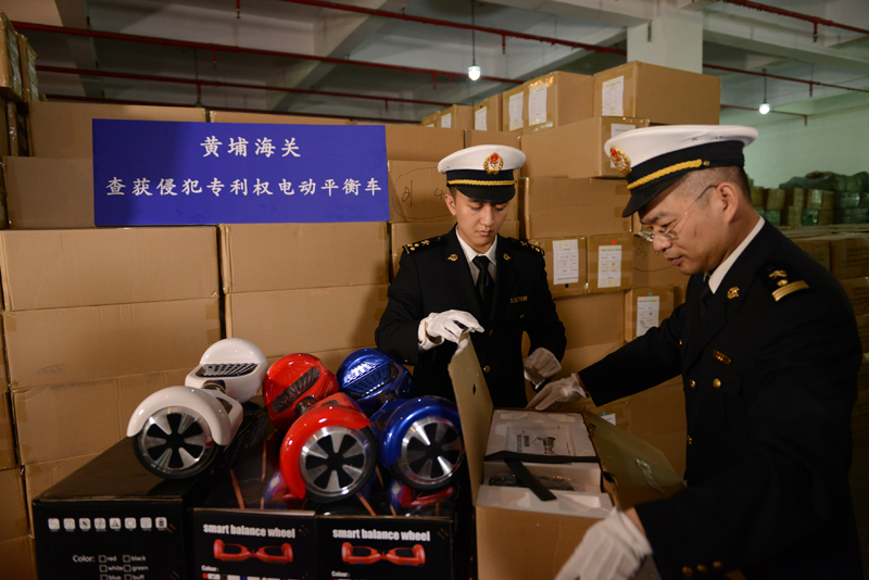 海关总署：中国出口每10辆汽车中4辆是电动汽车