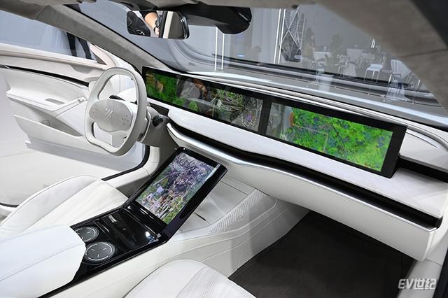内饰双屏幕 蔚来