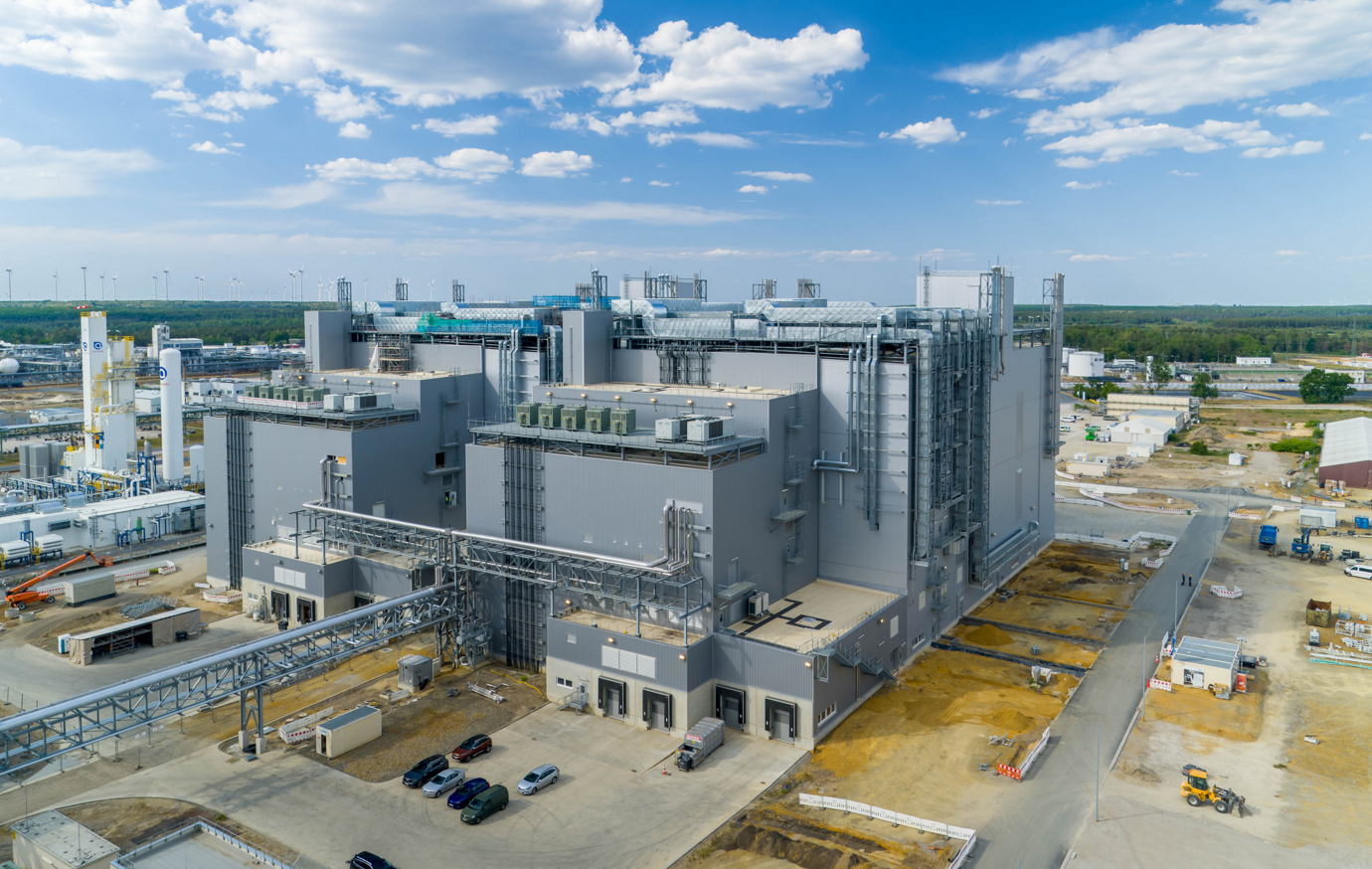 巴斯夫第二季度利润下滑，或暂停电池项目