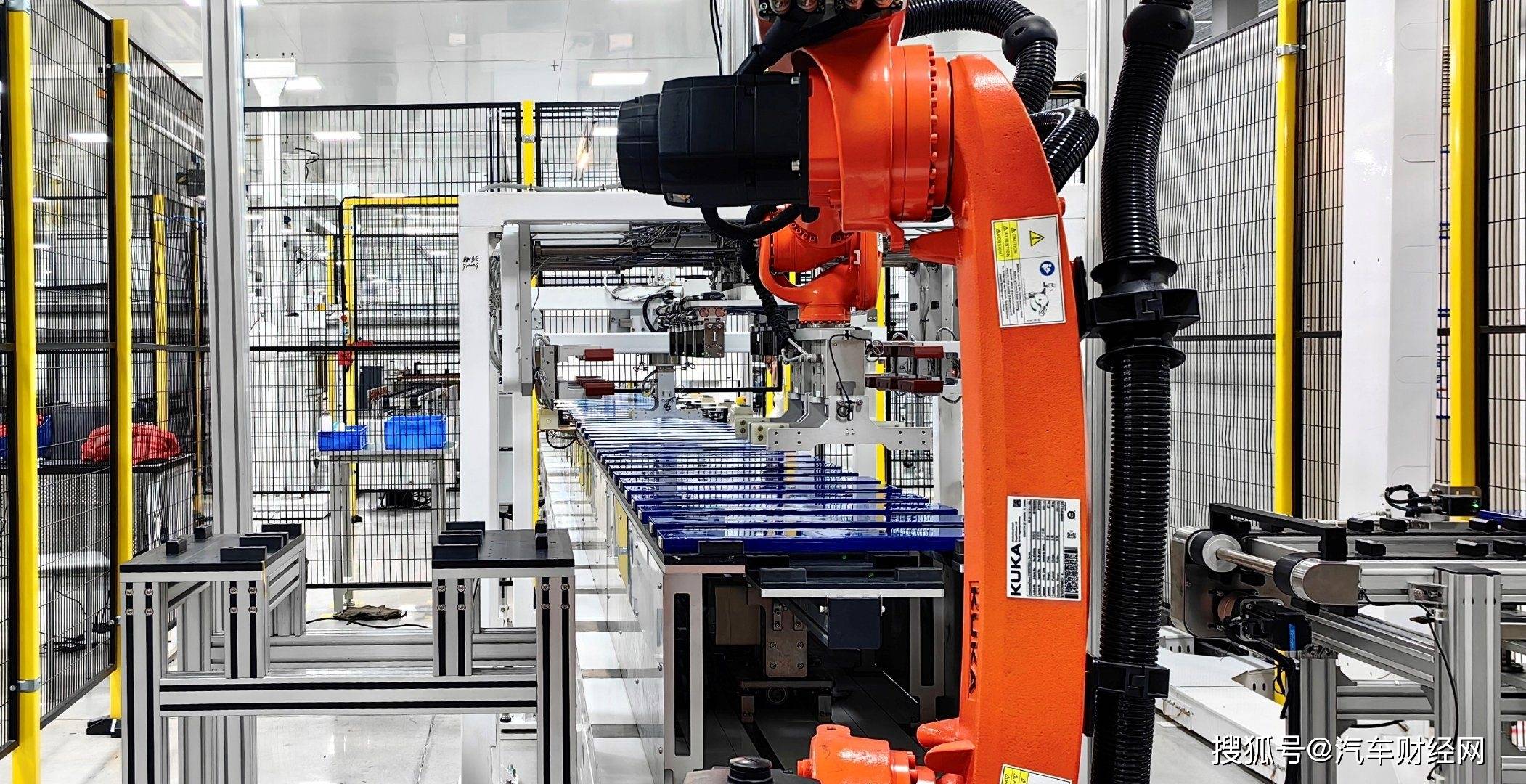 蜂巢能源第二代短刀快充铁锂电芯已大批量交付，预计今年可交10万套