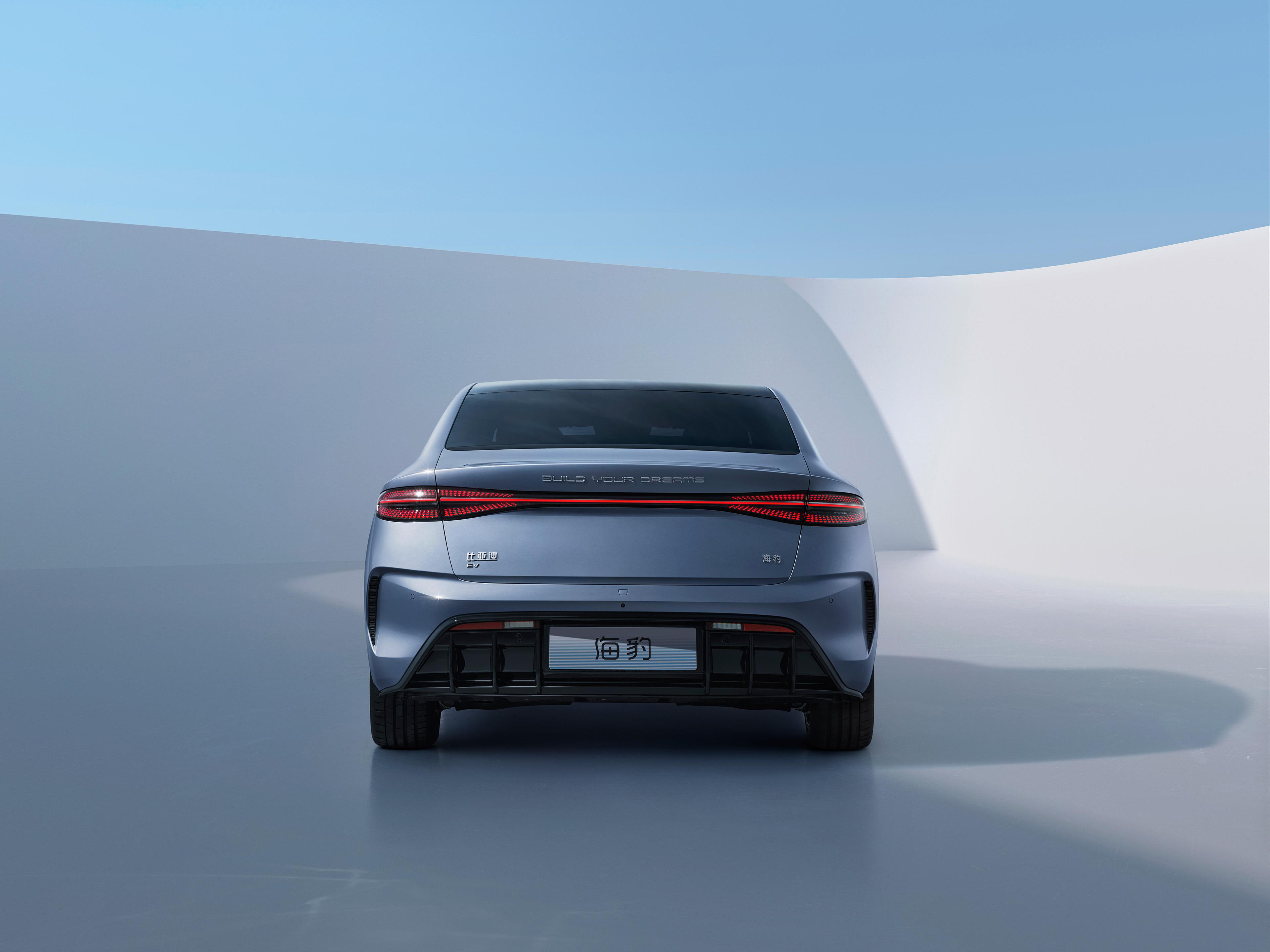 比亚迪“双豹”上市，迎来海豹智驾版