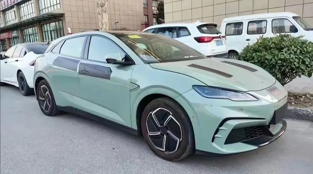 年轻人第一台GT，比亚迪海豹06GT开启盲订15万元起