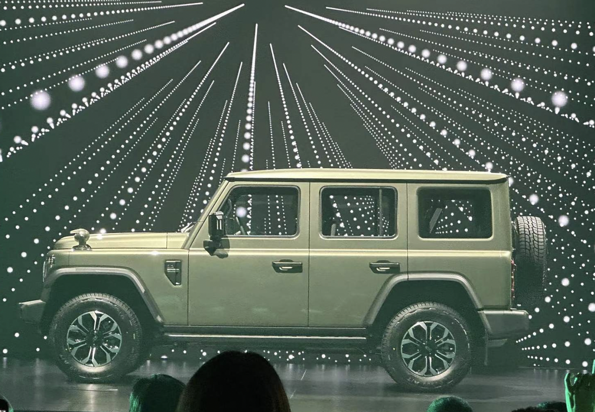 212 T01正式上市 售价13.99万-17.29万