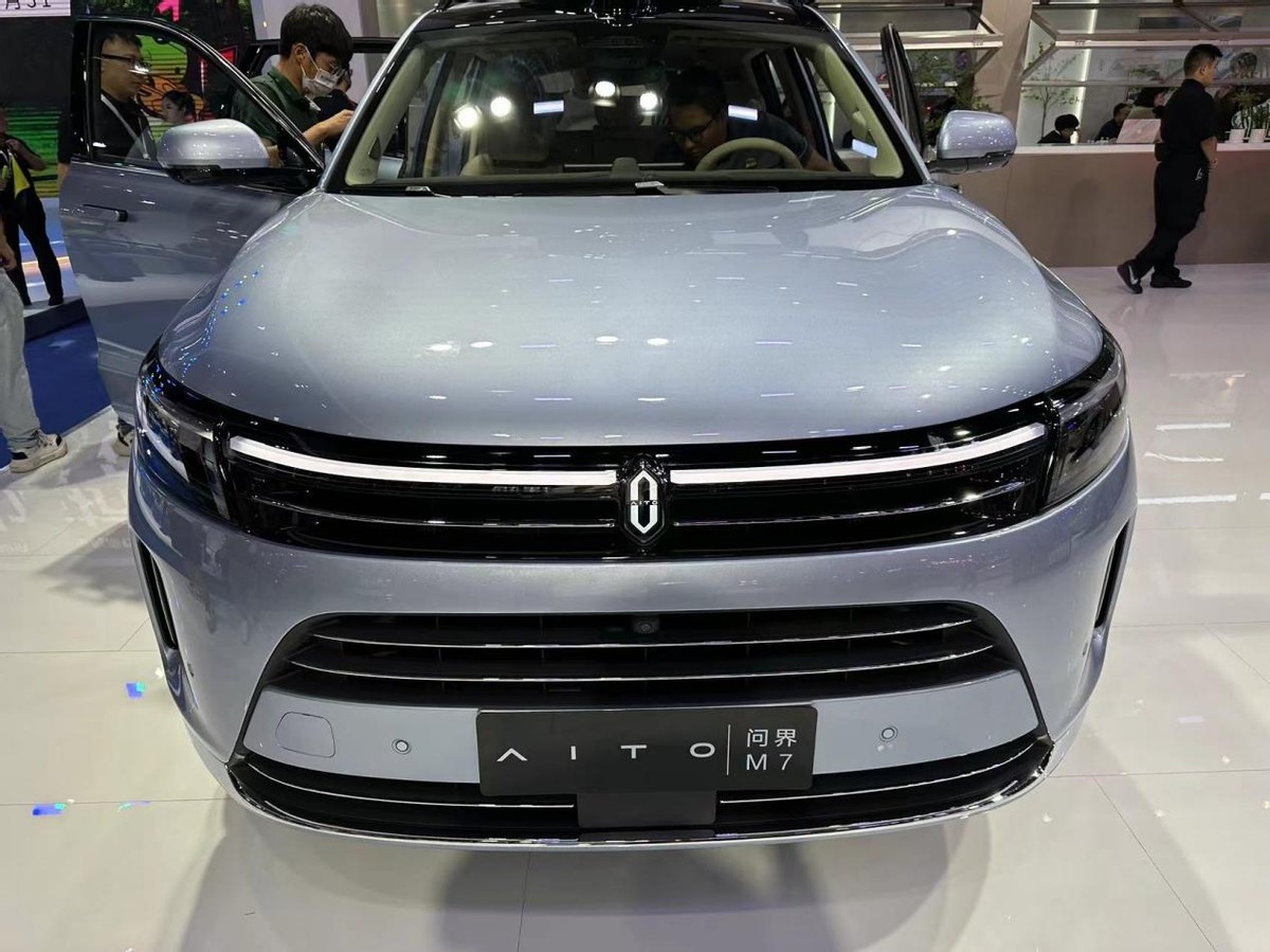 24.98万元起，问界新M7 Pro上市，能给理想L8“上上强度”吗？