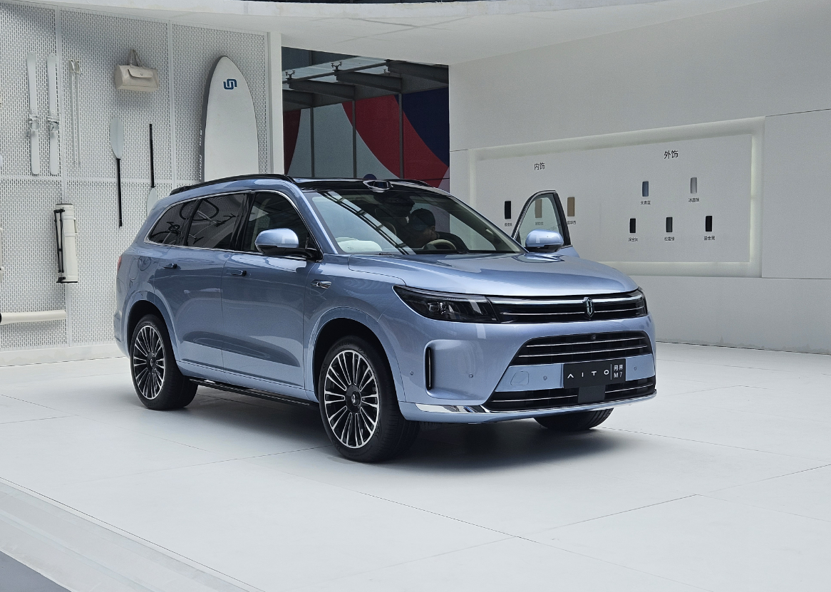 24.98万元起，问界新M7 Pro上市，能给理想L8“上上强度”吗？