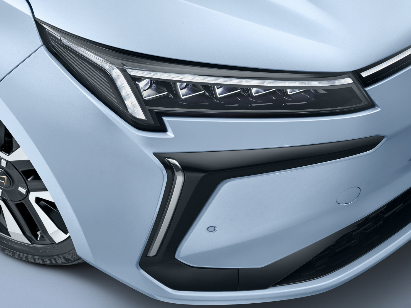 19.99万的极越07:只欠流量的“爆款”