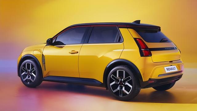 面向AI时代的汽车架构：从“功能升级”到“能力升级”