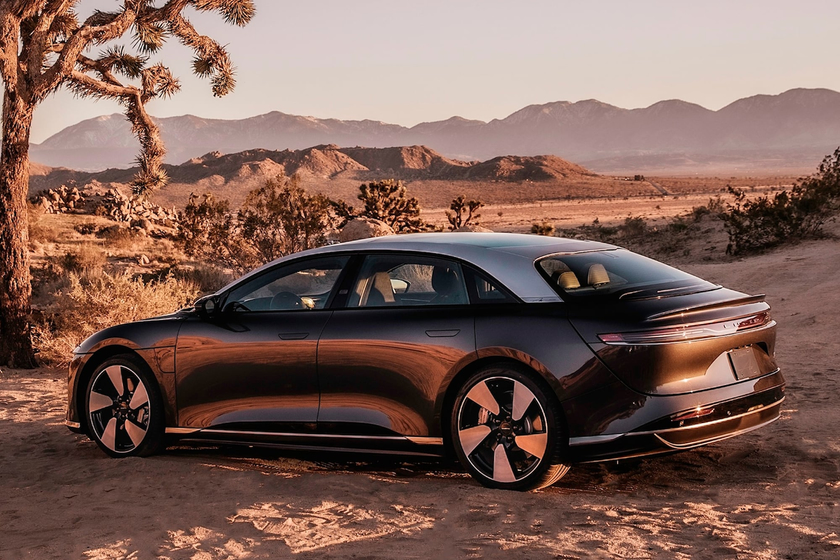 通用发布NACS适配器，将接入特斯拉充电网络