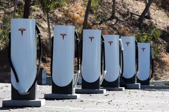 定位6座大型SUV 吉利银河M9有望年内上市