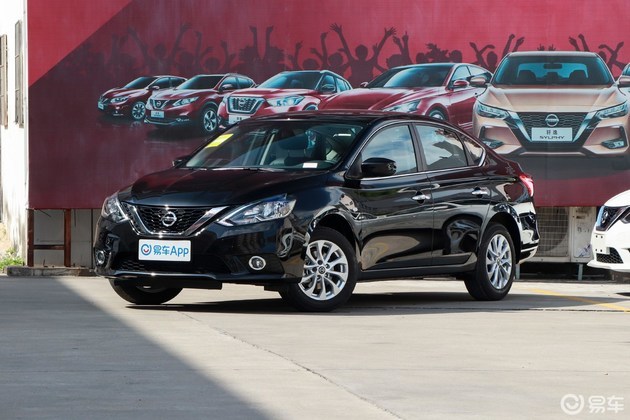 买车，就等八月车展；保险，就来人民保险，中国人保携手巴中圣博汽车购车嘉年华