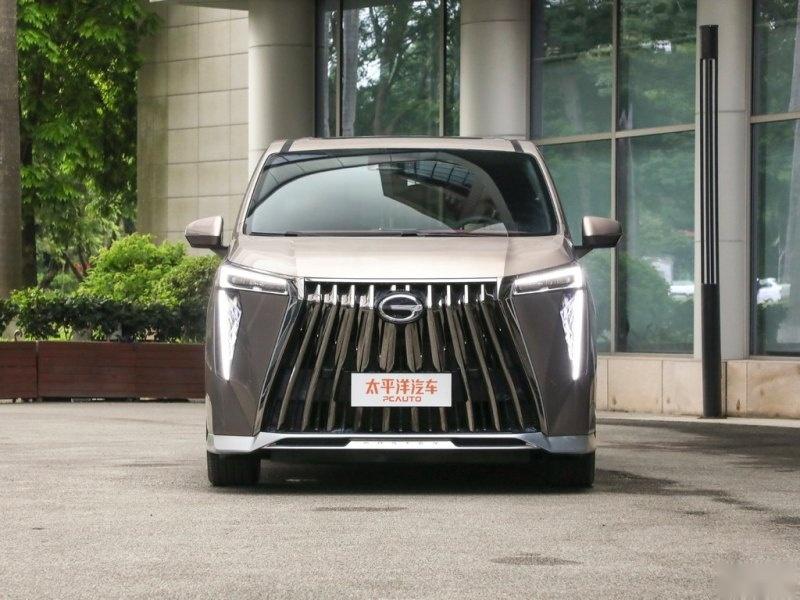 传祺M8宗师科技关爱版上市 售32.68万元