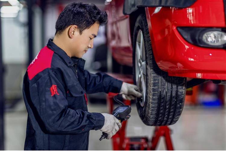 岚图发布岚海超级混动技术！CEO卢放：让混动全程电感，告别续航焦虑