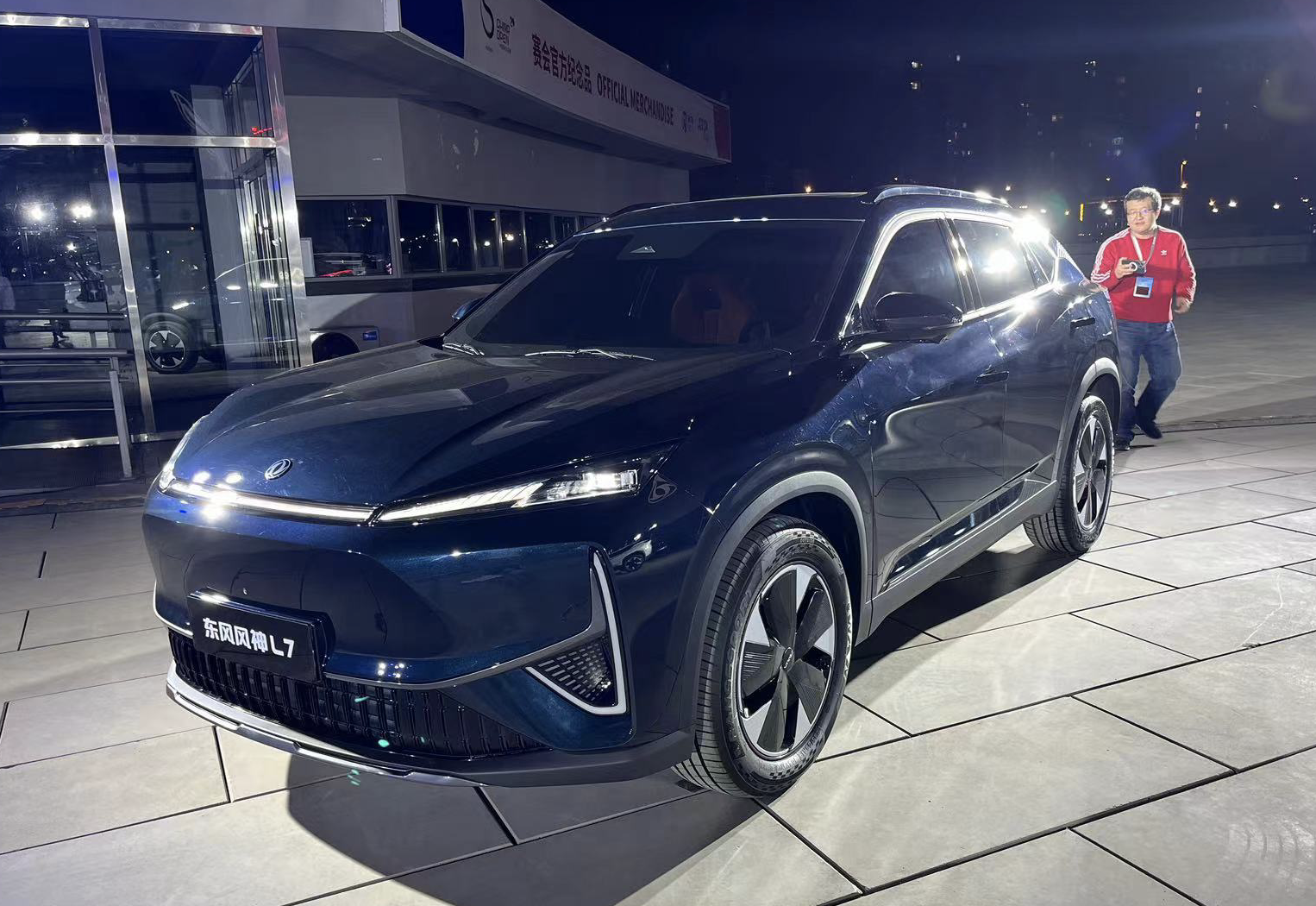 新一代智己LS6正式上市，27分钟大定破万