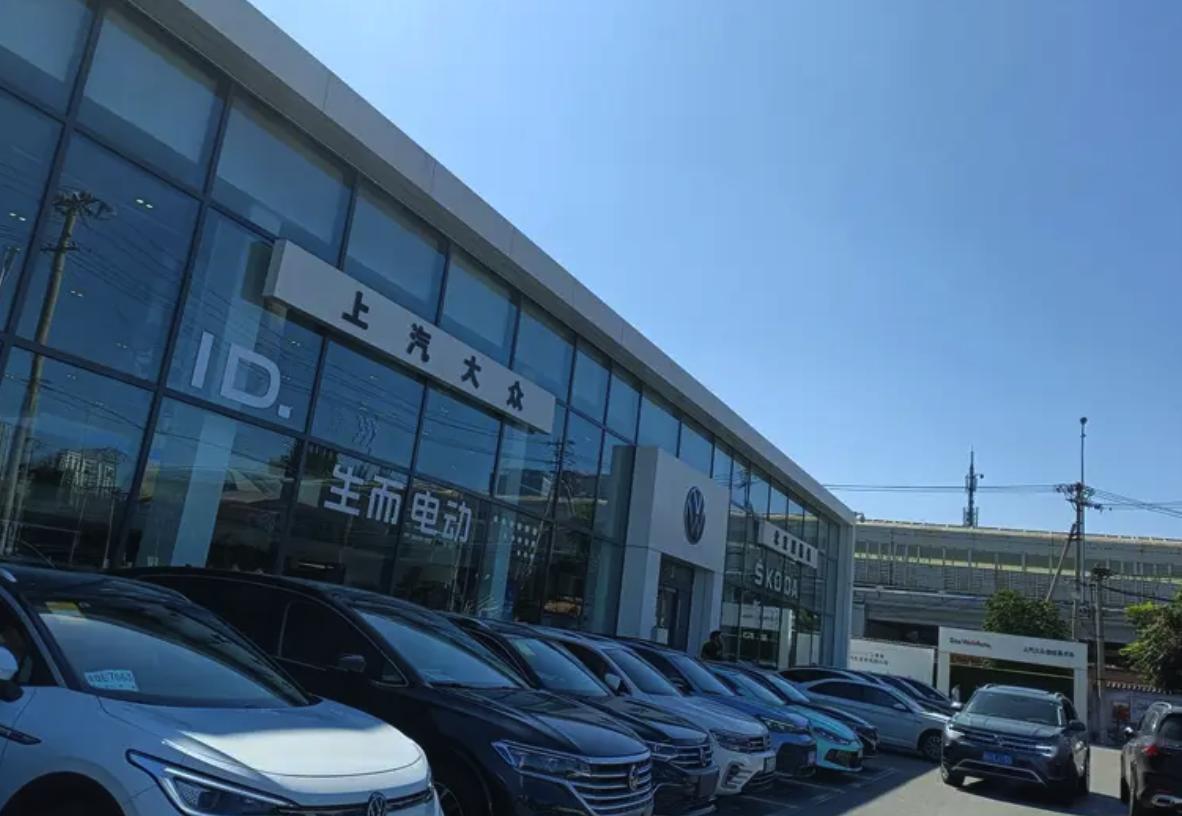 16万元，刚改款上市的宝马纯电，竟然直接打折售卖？