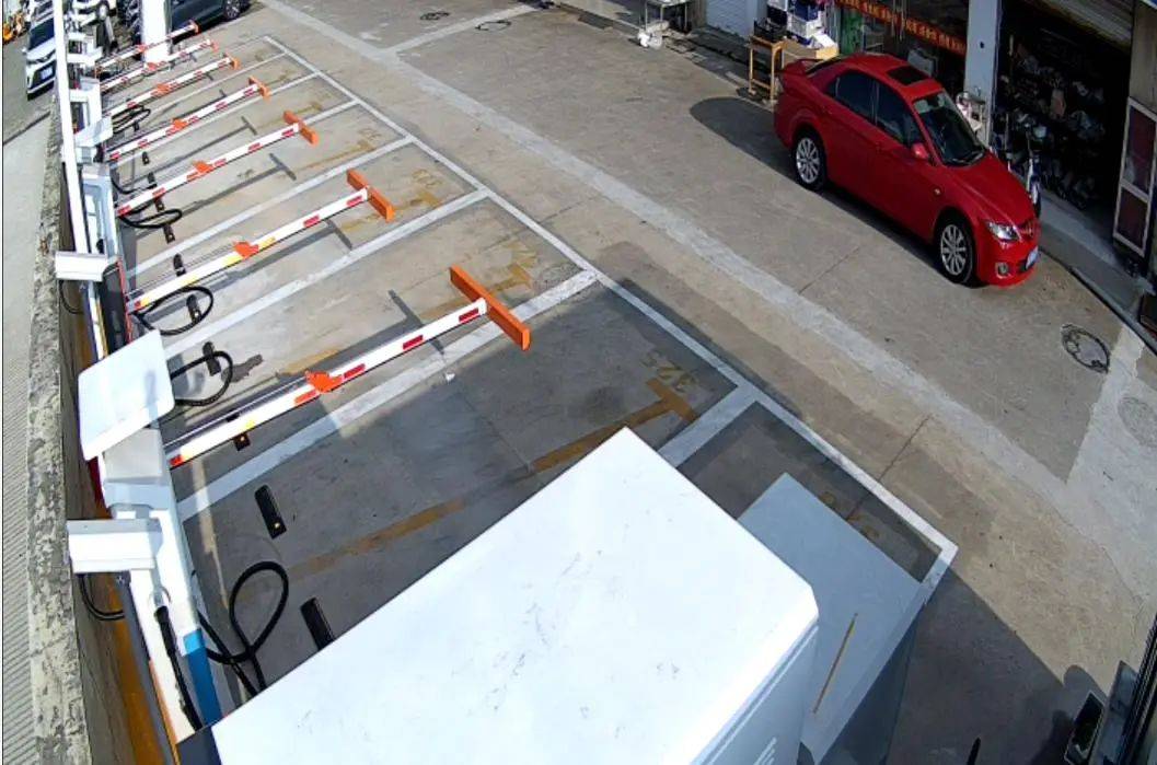 26.99万的沃尔沃XC70，手把手教BBA卖混动？