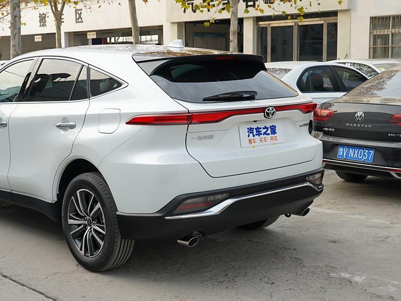 重启经典车 全新克莱斯勒300渲染图曝光