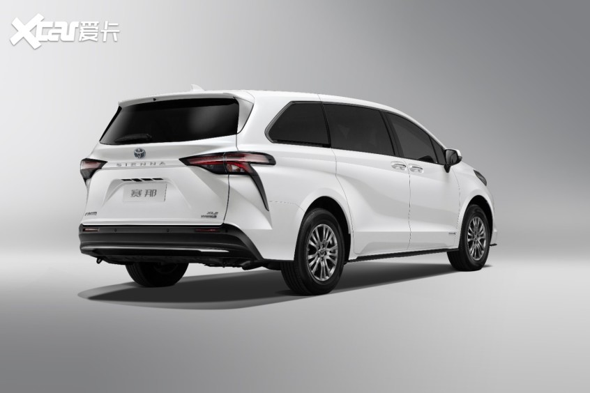 “新年、新车、新梦想”中国人保携手南充顺孚宝汽车车展活动