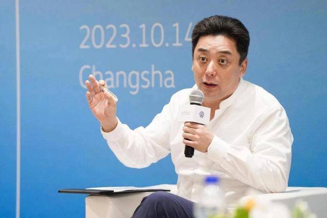 上汽大众发生工商变更，王晓秋接任董事长、陶海龙接任总经理