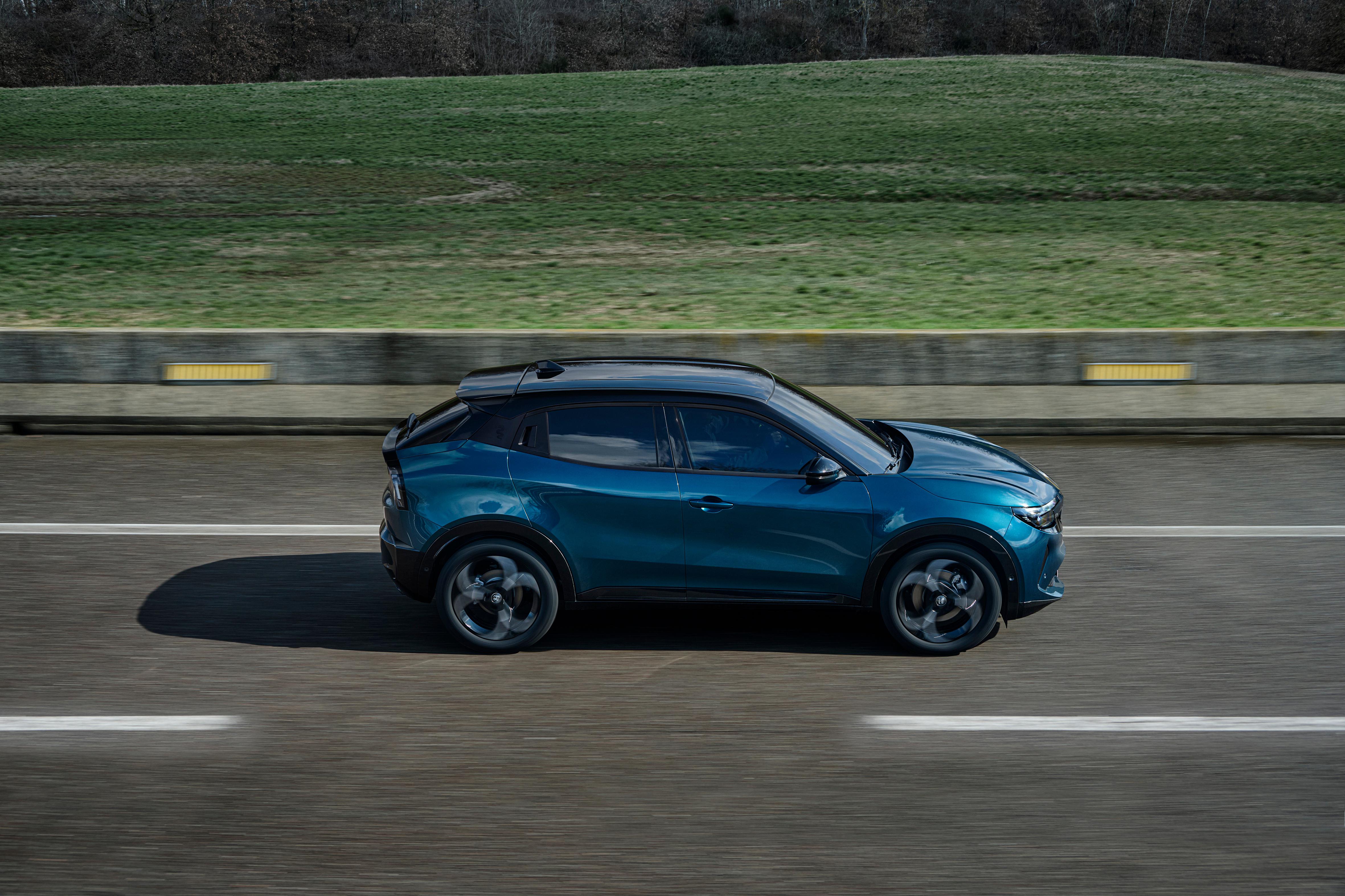 巴黎车展 | Alpine首款纯电运动快背车型A390_β 全球首秀，现已加入梦想车库