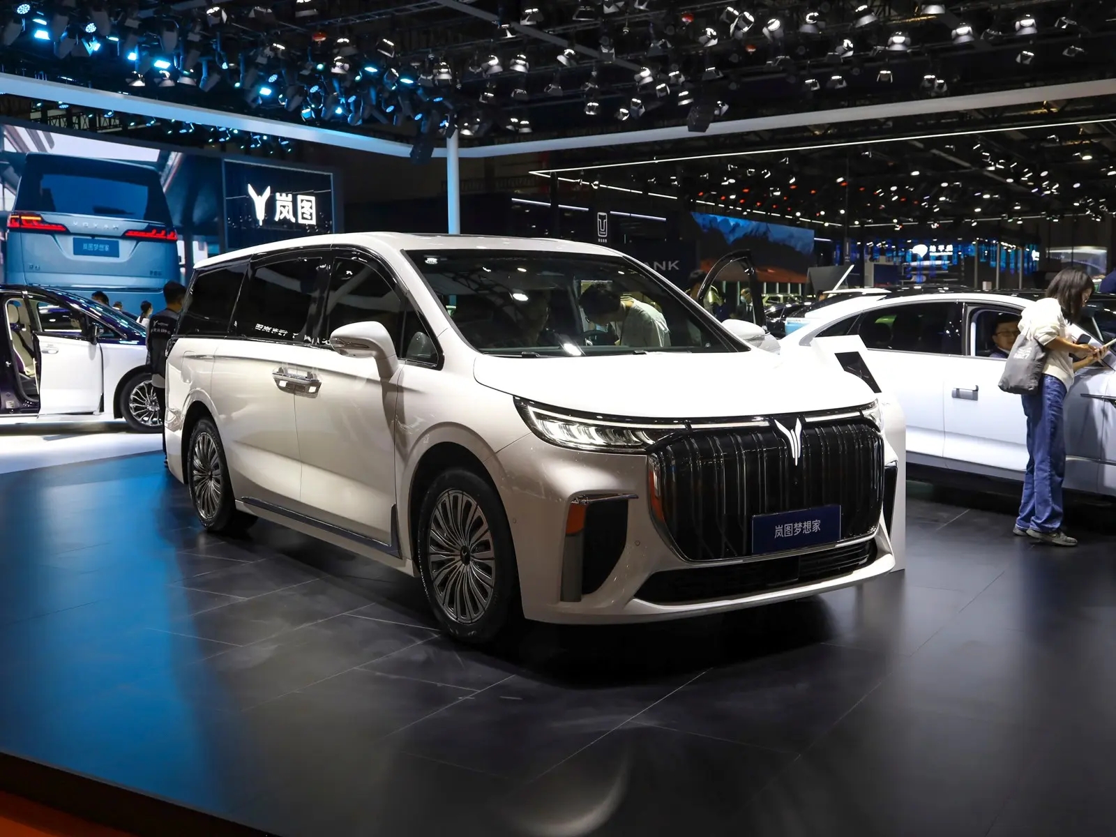 将于年内上市 问界M6最新测试谍照曝光