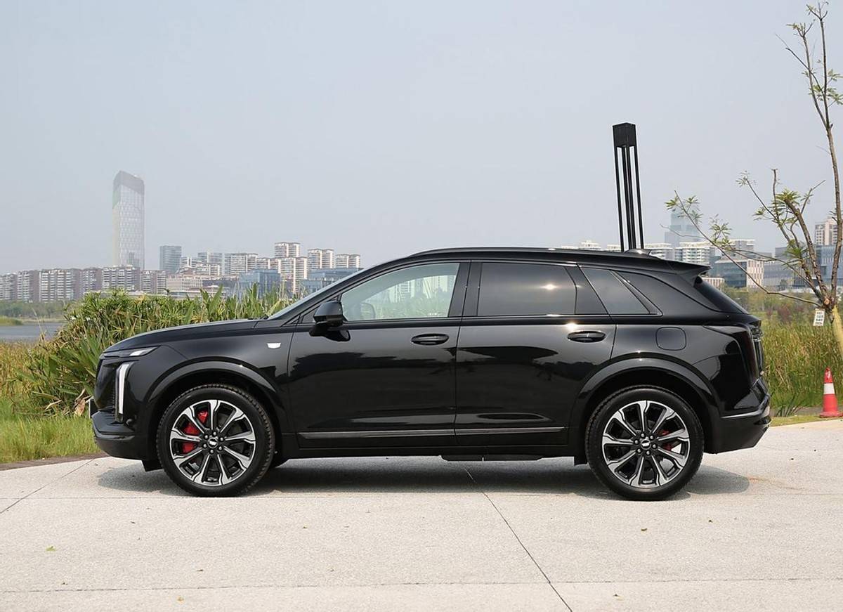 搭载比亚迪刀片电池，一汽丰田bZ3上市16.98万起售