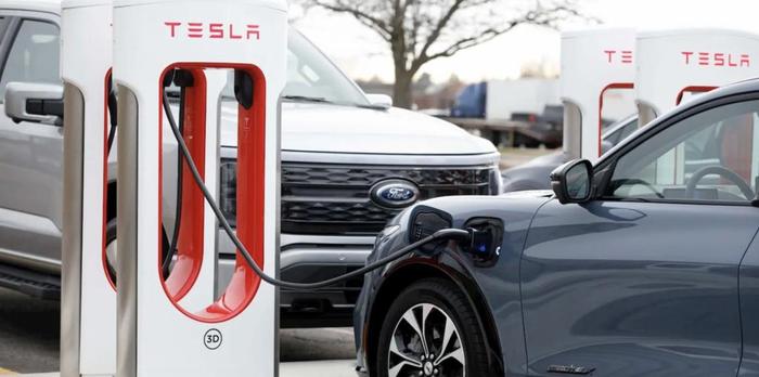 福特要求车主暂停使用特斯拉NACS适配器
