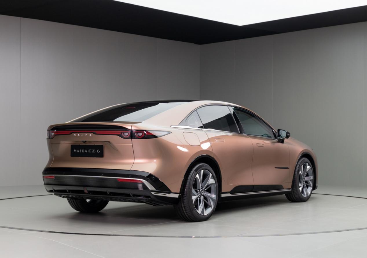 安全性怎么样？MAZDA EZ-6货车侧撞+刮底实战