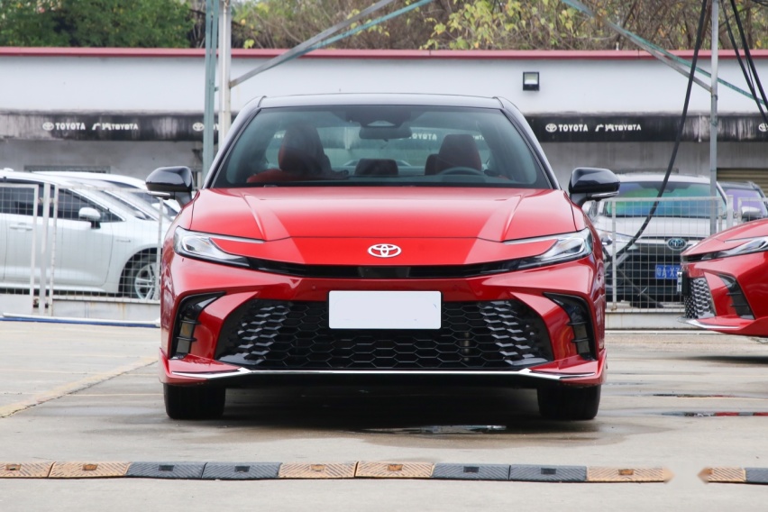 合资反击!15万的帕萨特,12万的天籁、凯美瑞,电车要烂仓库了?