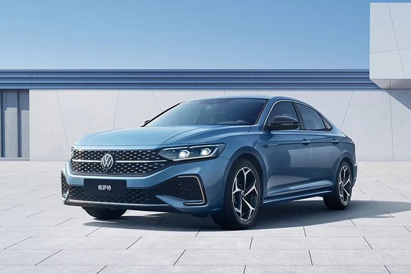 合资反击!15万的帕萨特,12万的天籁、凯美瑞,电车要烂仓库了?