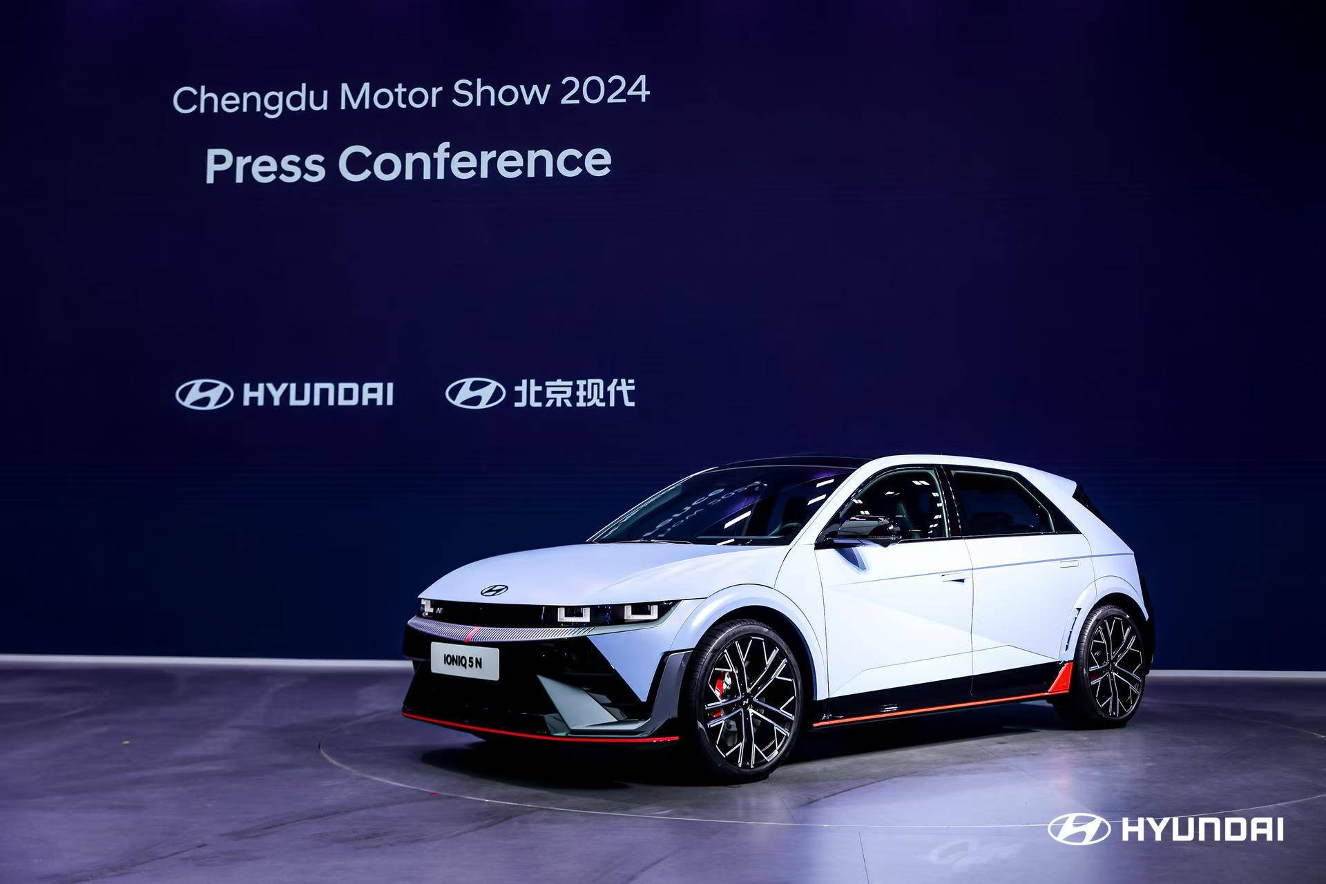 现代汽车发布IONIQ 9大型电动SUV