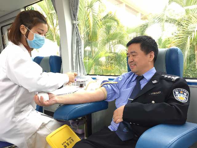 邱纯鑫：安全是智能的底线，也是最大的“豪华”丨第六届金辑奖 · 中国汽车产业影响力人物