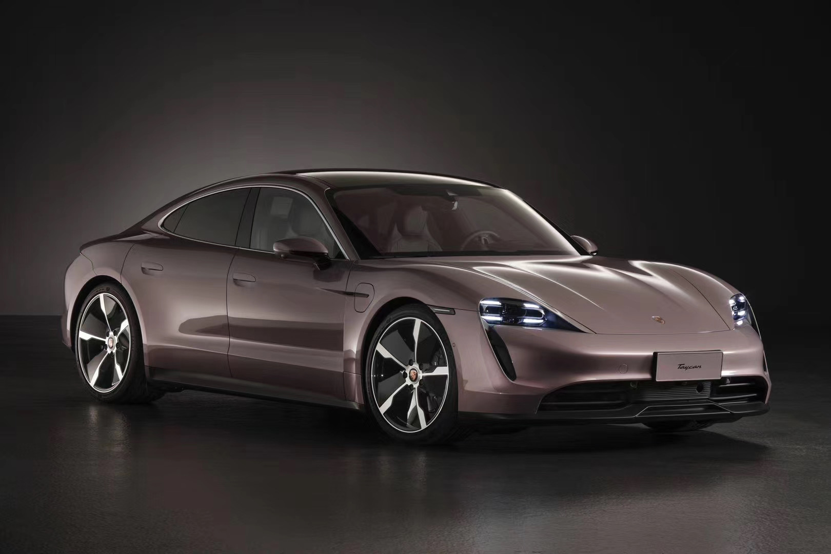 保时捷Taycan后驱版预售 预售价92.8万元