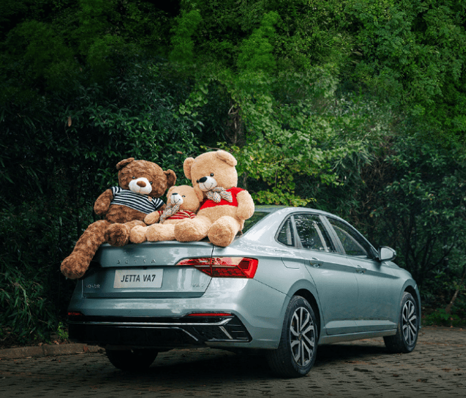 预售11.8777万元起 捷达VA7在成都正式下线