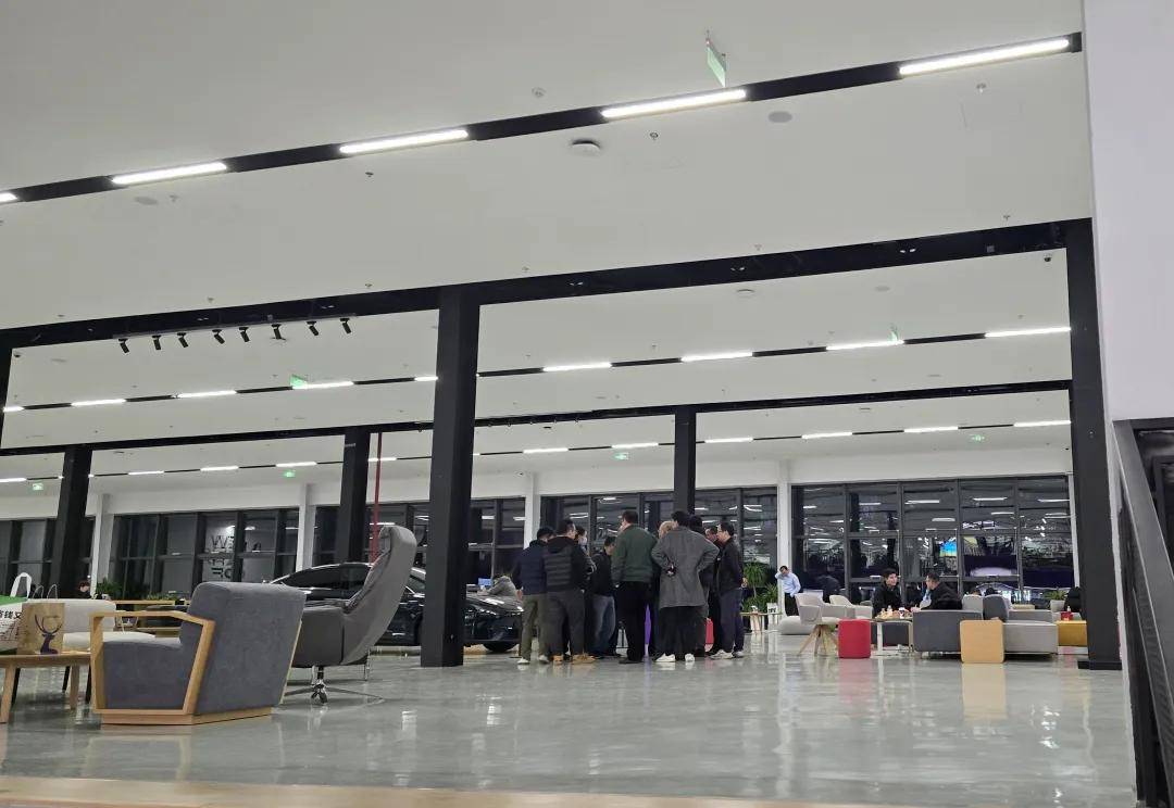 极越善后风波不断，员工、车主、供应商的多重问题何时解决？